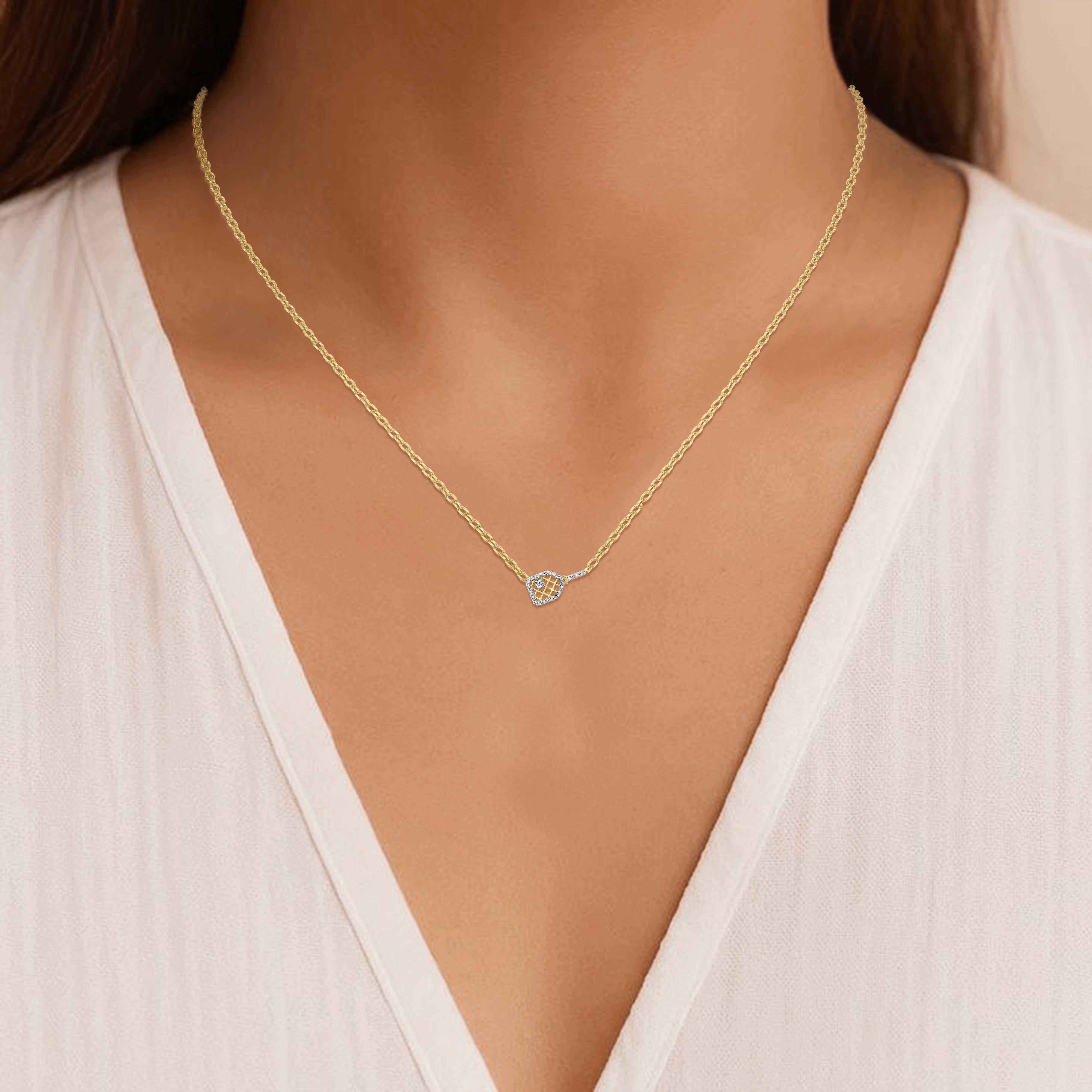 LADIES PENDANT WITH CHAIN 0.16CT ROUND DIAMOND 10K YELLOW GOLD