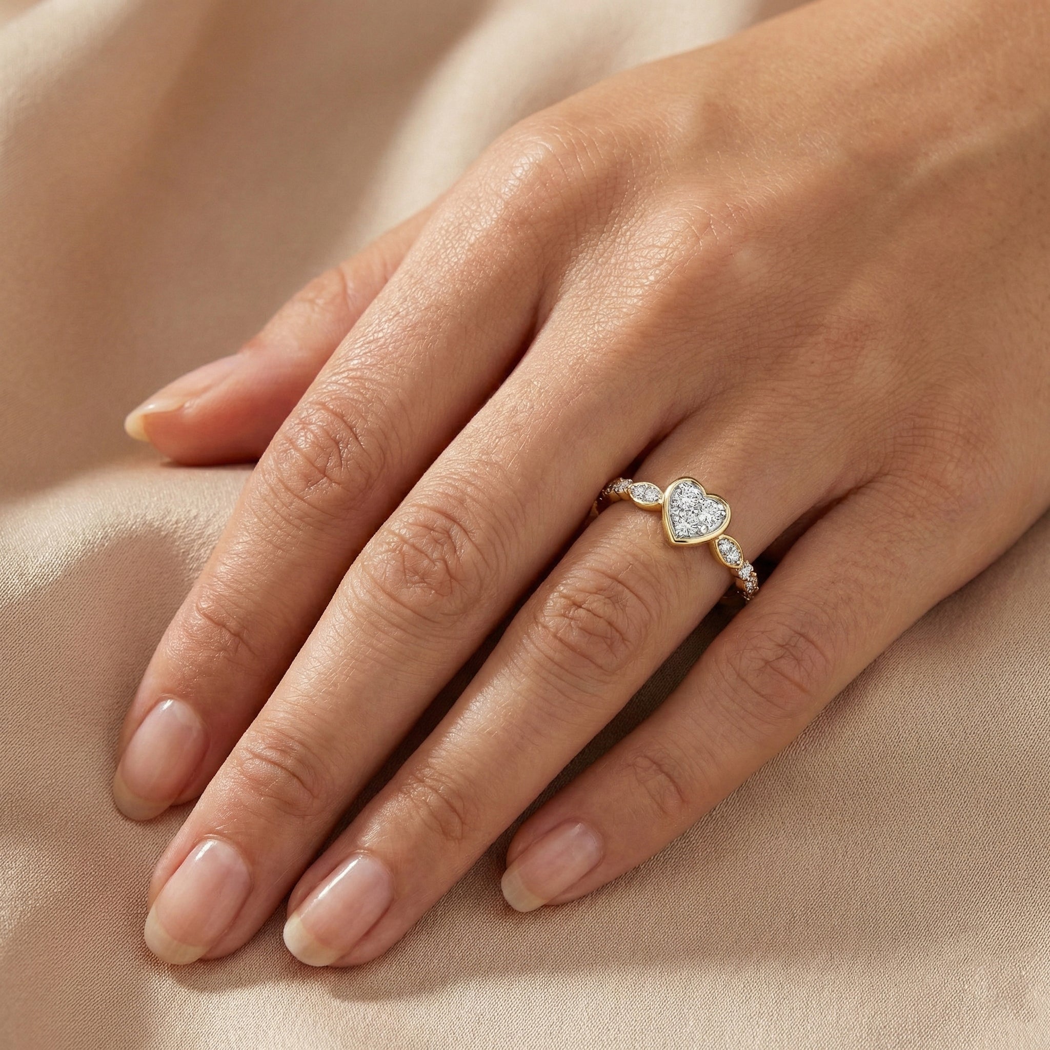 LADIES RING 0.25CT ROUND DIAMOND 10K YELLOW GOLD