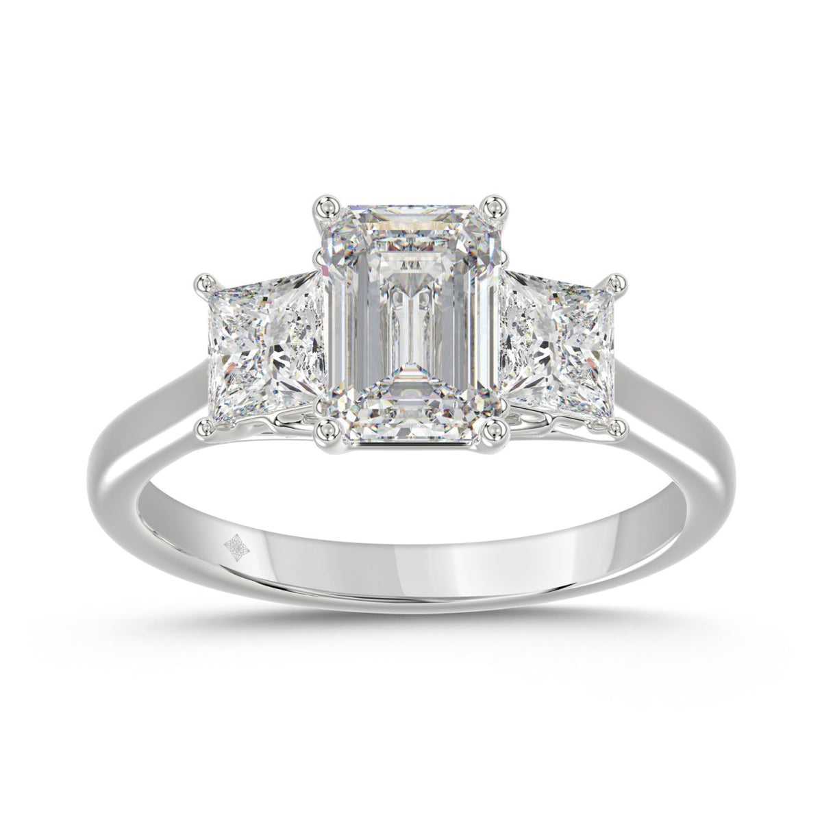 14K WHITE GOLD 2 5/8CT EMERALD/PRINCESS DIAMOND LADIES RING (CENTER STONE EMERALD DIAMOND 1 1/2CT)